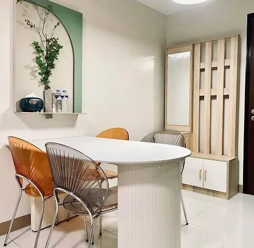 Thompson - 2-beds Near Okada, Bayshore 2 Manila