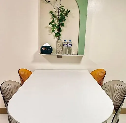 Thompson - 2-beds Near Okada, Bayshore 2 Manila