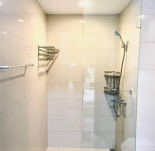Thompson - 2-beds Near Okada, Bayshore 2 * Manila