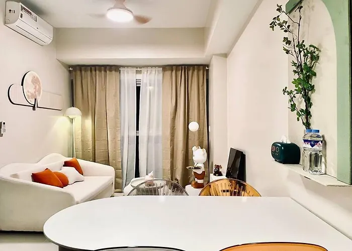 Thompson - 2-beds Near Okada, Bayshore 2 Manila